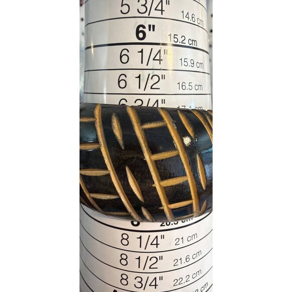 Vintage Carved Black Tan Wood Bangle Bracelet Tribal 1.5" Wide Estate Size 7" - Picture 4 of 4